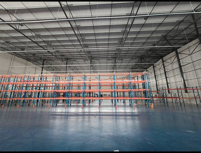 3,234M² WAREHOUSE FOR SALE IN COSMO BUSINESS PARK